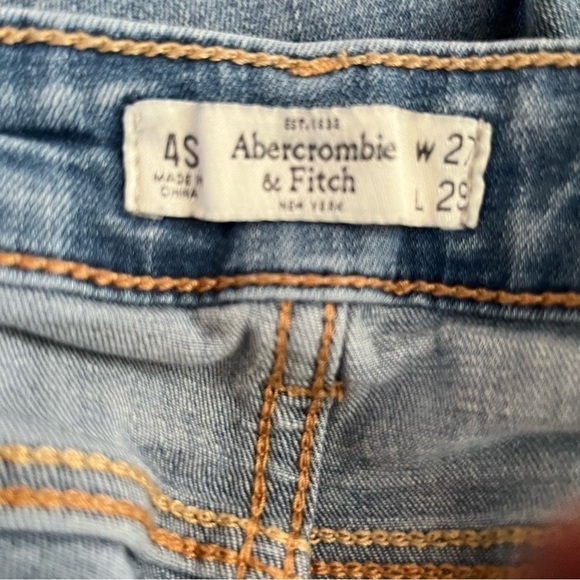 ABERCROMBIE & Fitch Ripped Jeans Size 4 - Picture 3 of 8